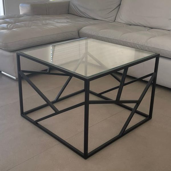 Table basse en acier inoxydable avec renforts – Image 2